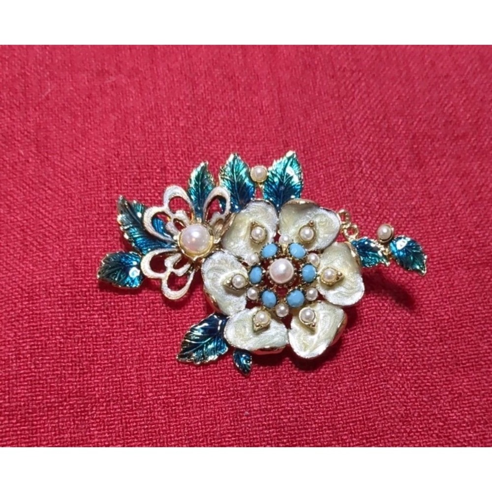 Vintage Monet Enamel Green & White Flower Brooch Pin, Gold Tone & Faux Pearl